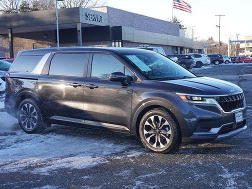 2024 Kia Carnival EX