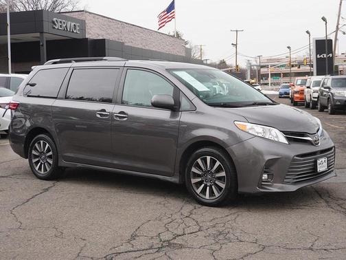2018 Toyota Sienna XLE