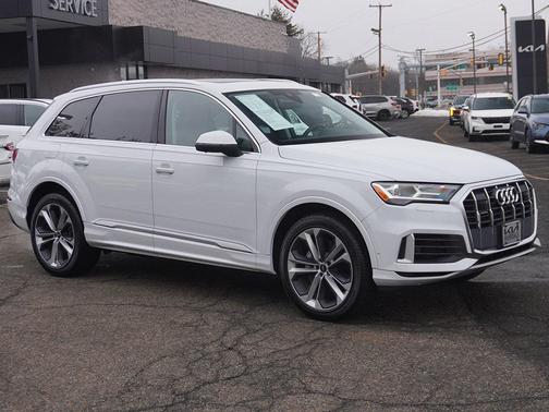 2022 Audi Q7 55 Premium Plus