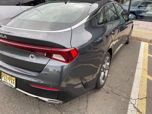 2022 Kia K5 EX