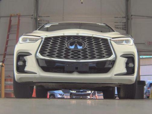 Majestic White 2023 INFINITI QX55 LUXE