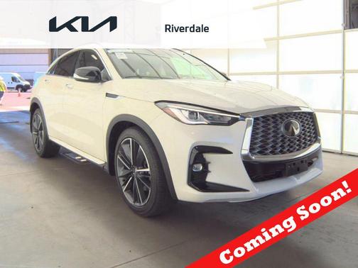 Majestic White 2023 INFINITI QX55 LUXE