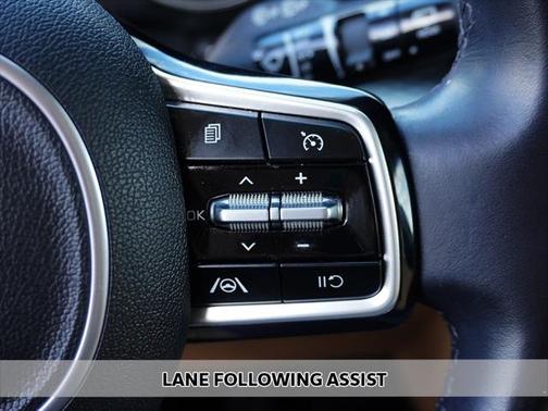 2023 Kia Carnival LX
