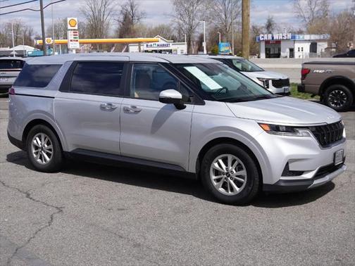 2023 Kia Carnival LX
