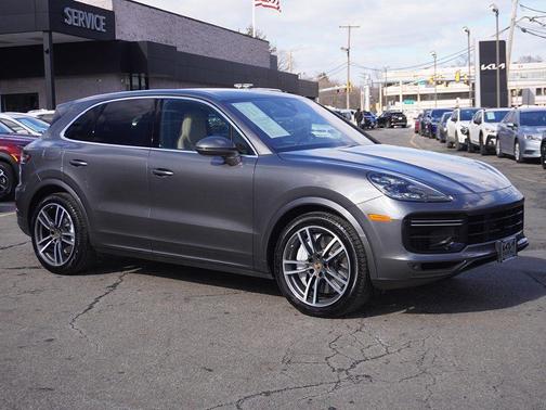 Quartzite Grey Metallic 2020 Porsche Cayenne Turbo