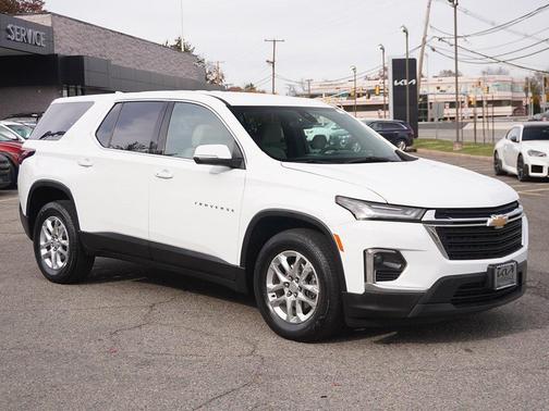 2023 Chevrolet Traverse LS