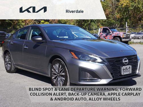 Gun Metallic 2024 Nissan Altima 2.5 SV