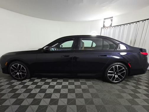 2023 BMW 760 i xDrive