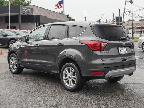 Magnetic Metallic 2019 Ford Escape SE