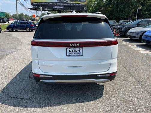 2024 Kia Carnival SX