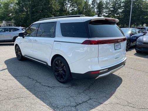 2024 Kia Carnival SX