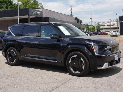 Aurora Black Pearl 2024 Kia EV9 Land