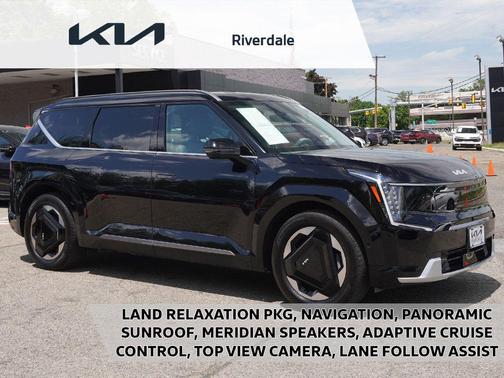 Aurora Black Pearl 2024 Kia EV9 Land