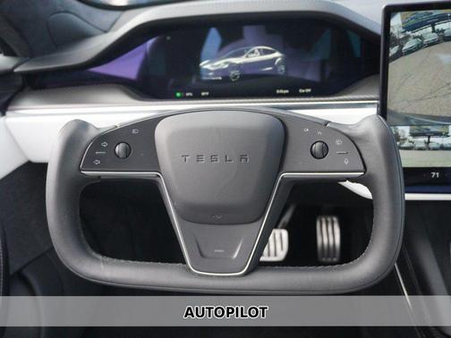 Solid Black 2023 Tesla Model S Plaid