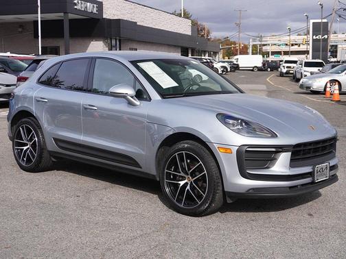 2022 Porsche Macan Base