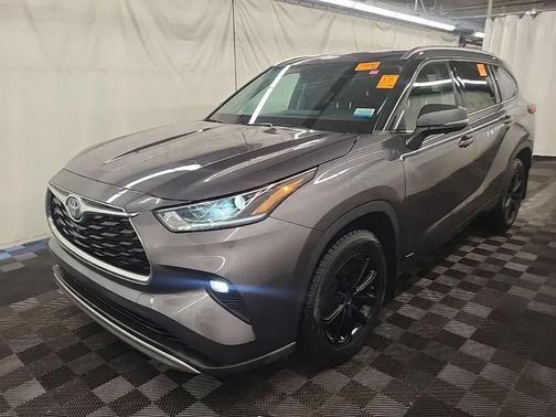 2023 Toyota Highlander Hybrid Platinum