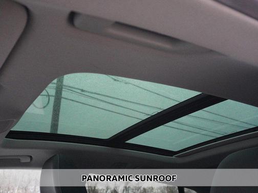 Mythos Black Metallic 2023 Audi Q8 55 Premium