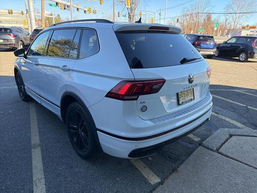 2022 Volkswagen Tiguan 2.0T SE R-Line Black 4MOTION
