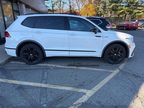 2022 Volkswagen Tiguan 2.0T SE R-Line Black 4MOTION