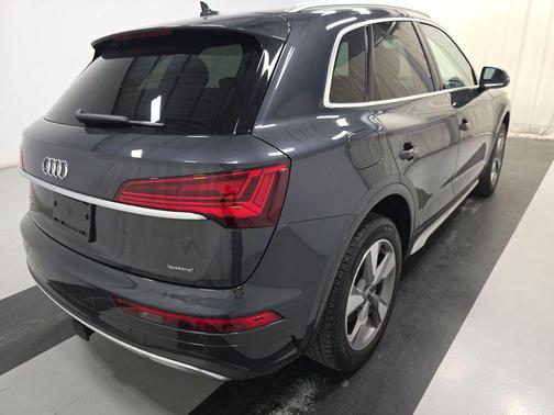 Manhattan Gray Metallic 2023 Audi Q5 40 Premium Plus