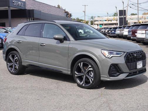 2023 Audi Q3 45 S line Premium Plus
