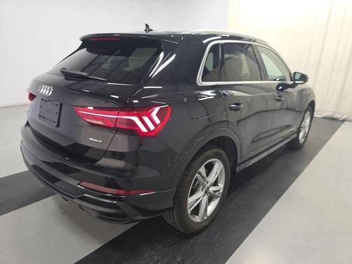 2022 Audi Q3 45 S line Premium Plus