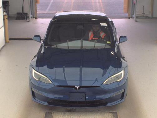 Deep Blue Metallic 2022 Tesla Model S Plaid