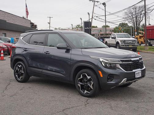Gravity Gray 2024 Kia Seltos EX