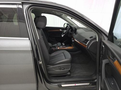2022 Audi Q5 45 S line Premium