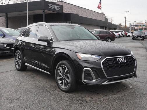 2023 Audi Q5 45 S line Premium