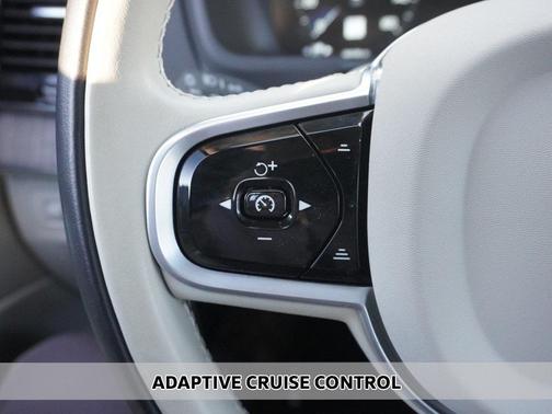 2022 Volvo XC90 T6 Inscription