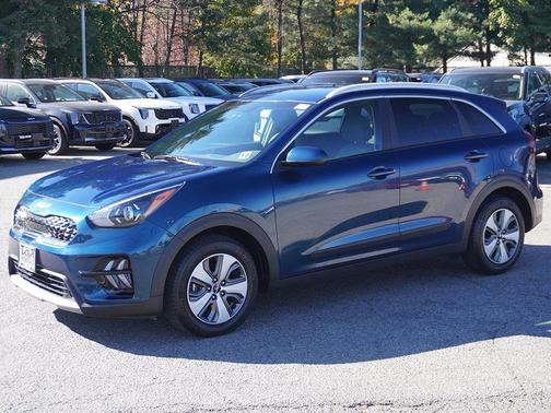 2022 Kia Niro LX