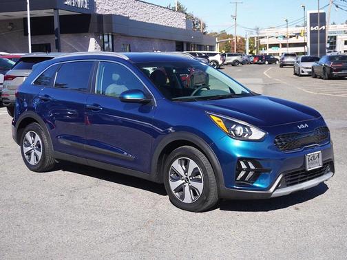 2022 Kia Niro LX