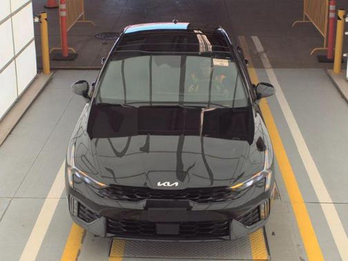 Aurora Black Pearl 2026 Kia K5 GT