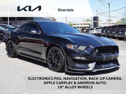2017 Ford Shelby GT350 Base