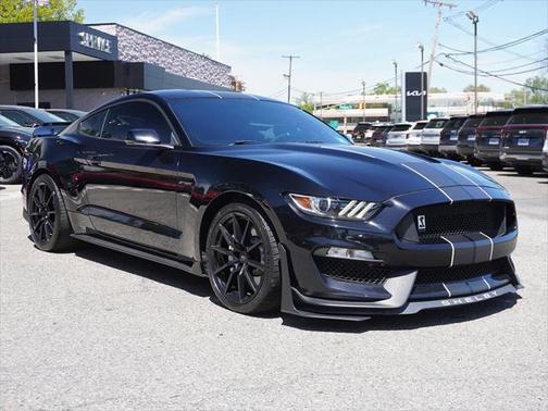 2017 Ford Shelby GT350 Base