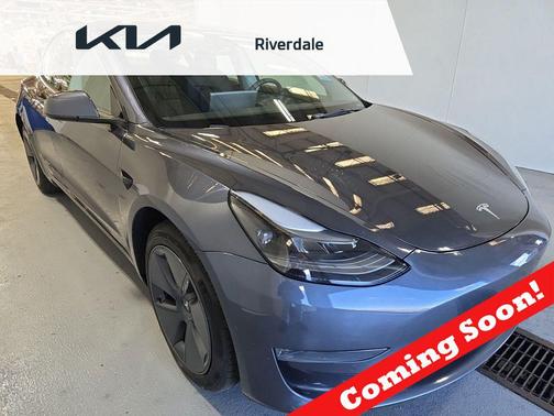 Gray 2022 Tesla Model 3 Long Range