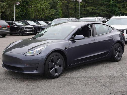 Gray 2022 Tesla Model 3 Long Range