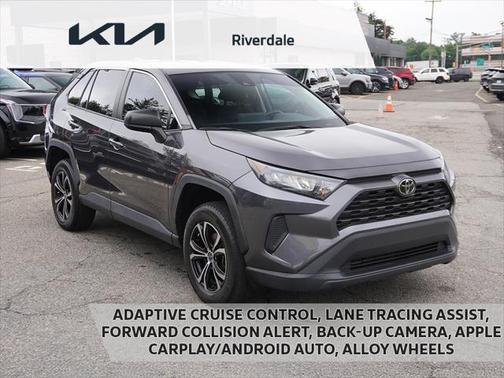 2022 Toyota RAV4 LE