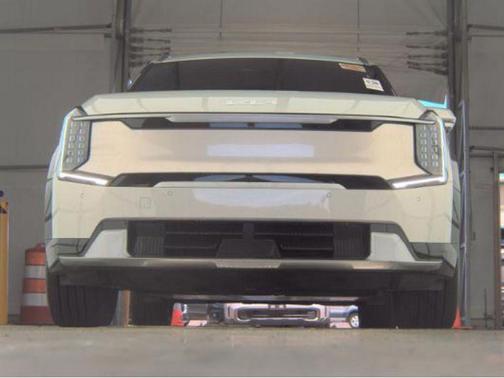 Ivory Silver 2024 Kia EV9 Land