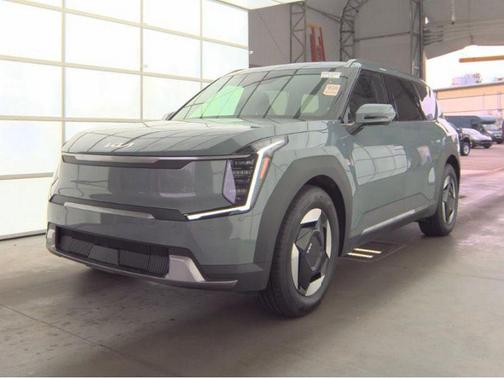 Iceberg Green 2024 Kia EV9 Wind