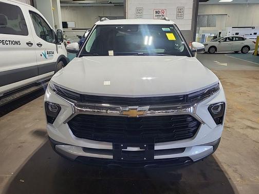 Summit White 2025 Chevrolet Trailblazer LT