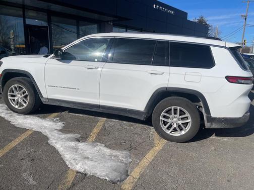 2022 Jeep Grand Cherokee L Laredo