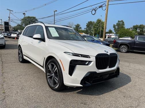 2024 BMW X7 xDrive40i