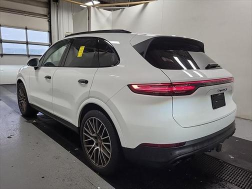 2023 Porsche Cayenne Platinum Edition