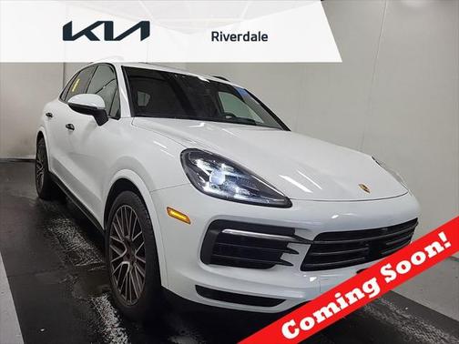 2023 Porsche Cayenne Platinum Edition