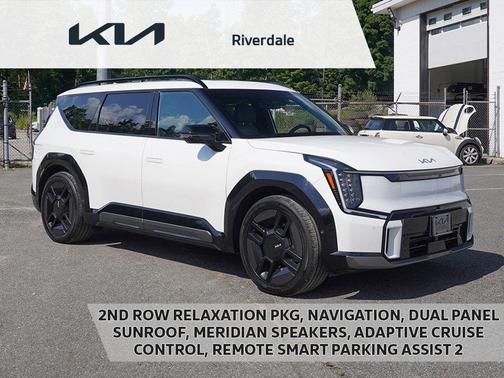 Snow White Pearl 2024 Kia EV9 GT-Line