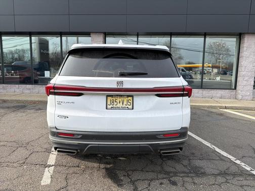 2025 Buick Enclave Preferred FWD