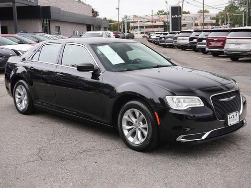 2021 Chrysler 300 Touring
