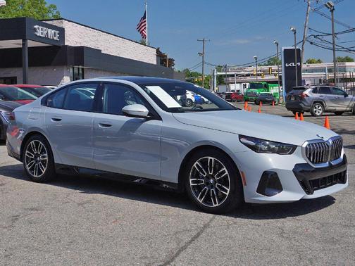 Brooklyn Grey Metallic 2024 BMW 540 xDrive